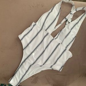 One-piece bathing suit